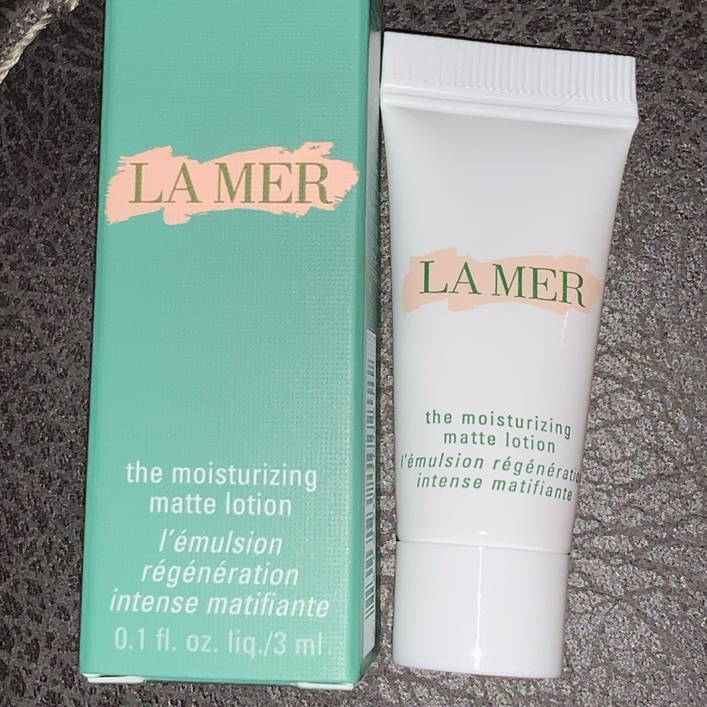 3/$35 La Mer The Moisturizing Matte Lotion 3 ml - Picture 2 of 2